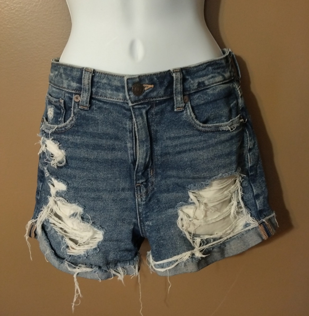American Eagle Destroyed High Rise Mom Jean Shorts Denim Sz 2.